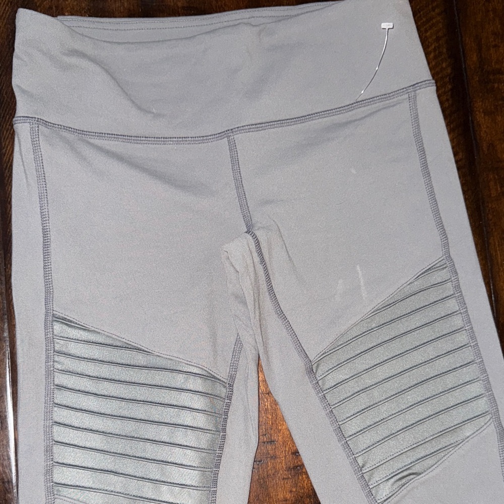 Alo Yoga Gray Ribbed Leggings sz Small - Picture 3 of 5